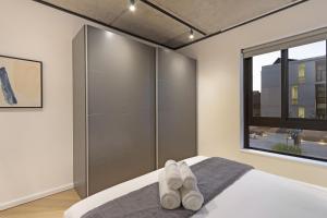 Bridgewater View 415 by HostAgents