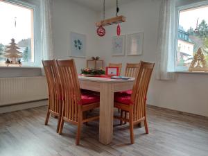 Ferienwohnung Beate Oberwiesenthal - 70qm - ideal für Familien und Paare - 2 Schlafzimmer - große Wohnküche - Parkplatz