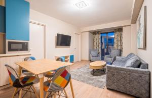 Four Seasons F2 - 2 BDRM Flat