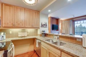 Pet-Friendly Cle Elum Condo - Hike, Ski and Relax!