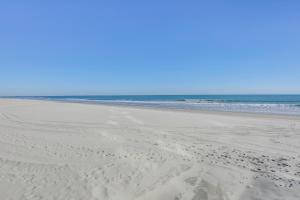 Walk to Beach Myrtle Beach Home with Saltwater Pool