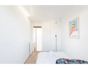 Bright 2 Bed Apt in Cannes, 10 min to Palais