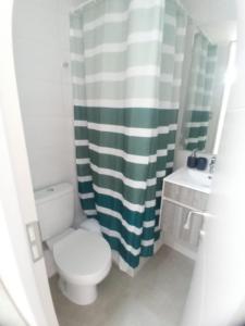 ALOJAMIENTO BAHIA PELICANOS EXTENSAS y AMPLIAS VISTAS AL JARDIN