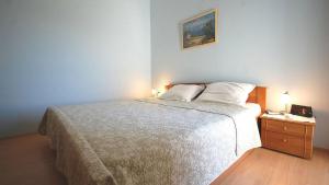 Apartments with parking space Kremenici, Krk - 21724