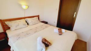 Apartments with parking space Njivice, Krk - 21763