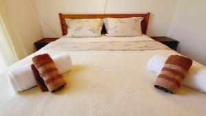 Apartments with parking space Njivice, Krk - 21763