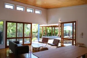 Tropical Villa in Burleigh - Burleigh Waters