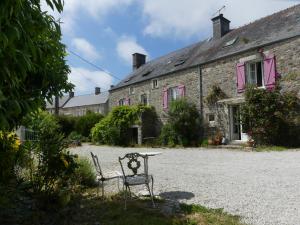 Maisons de vacances Au Domaine de Sophie piscine chauffee couverte et jacuzzi couvert : photos des chambres