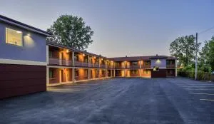 尼亚加拉时尚名品折扣店阿瑞雅汽车旅馆 - 尼亚加拉瀑布