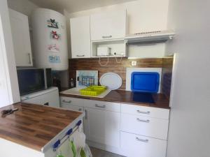 Appartement Confortable à Saint Jean de Monts - Plage, Balcon, Parking, Wifi Gratuit - FR-1-323-454