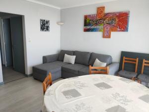 Studio Confortable pour 3 à Saint Jean de Monts, Proche Plage - FR-1-323-459