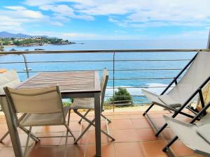 Apartamento con terraza, parking y se admiten mascotas en Llançà - ES-170-3