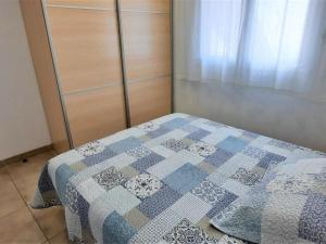 Apartamento con terraza, parking y se admiten mascotas en Llançà - ES-170-3