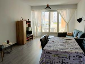 Spacieux appartement 4 pers à 200m de la plage avec parking privé - FR-1-323-443