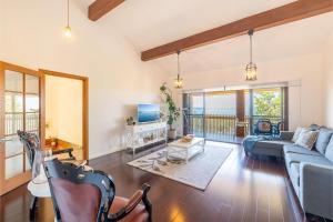 Casa Carinho, 24 Wallawa Rd - spectacular water views, pet friendly, air con and Wi-Fi