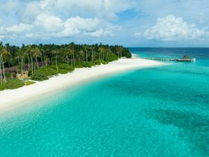 Fares Island, Baa Atoll 20077, Maldives.