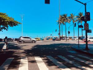 Studio completo ao lado da praia de Copacabana com ar, duas camas, wifi, canais a cabo, até 3 pessoas, pauloangerami DF125