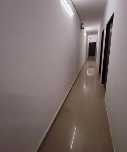 The kashi palace inn ,Varanasi ! fully-Air-Conditioned hotel at prime location with Parking availability, near Kashi Vishwanath Temple, and Ganga ghat