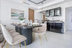 Frank Porter - Paramount