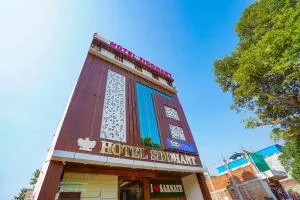 FabHotel Siddhant - Mau