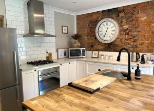 The Edward Townhouse 151 - Tastefully Styled