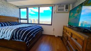 Queen Bedroom, Pool, Gym & Amazing View Makati