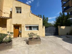 Maison ancienne Marseille piscine au bord de leau