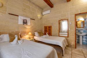 TaLeli Pool Farmhouse in Gozo - Happy Rentals