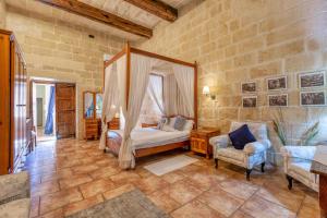TaLeli Pool Farmhouse in Gozo - Happy Rentals