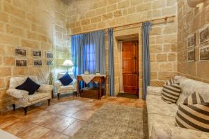 TaLeli Pool Farmhouse in Gozo - Happy Rentals