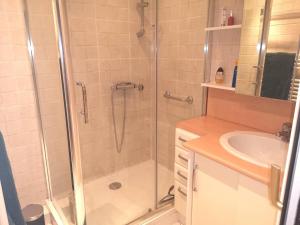 APPARTEMENT 1 CHAMBRE 4 PERSONNES EN REZ DE CHAUSSEE DANS RESIDENCE AVEC PISCINE