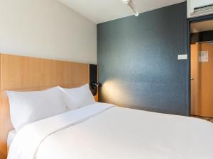 Hotels B&B HOTEL Lyon Eurexpo Bron : photos des chambres