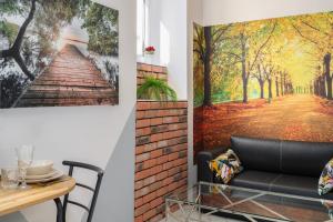 Underground Level Studio Close to the Market Square in Poznań by Renters