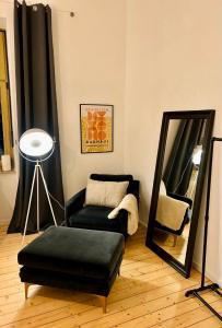 FeelsLikeHome - Stylische und zentrale Altbauwohnung mit Terrasse&Garten