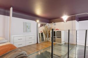 Artists Dream Studio with Mezzanine by Renters