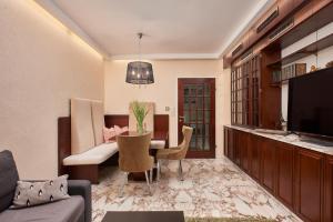 Vienna Prestige Central Luxury Haven w Free Parking and SAUNA