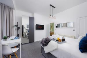 Stunning Central Plymouth Studio Apartment - Sleeps 2 - Habita Property
