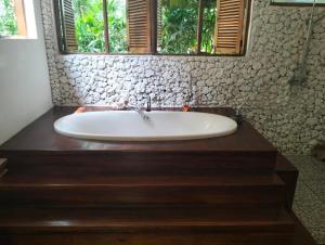 eco beach house bali