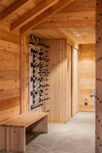 Maisons d'hotes Chalet Ski Academie - Serre Chevalier : Chambre Familiale avec Salle de Bains Privative