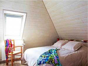 Maisons de vacances Maison de 2 chambres avec spa jardin et wifi a Plouegat Moysan : photos des chambres