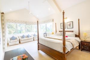 Hostie Humming Trees - 4BHK Farm house, Opp Westin Sohna