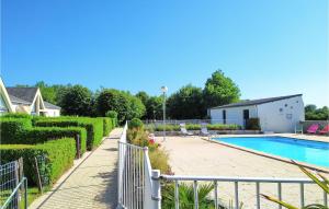 Maisons de vacances Beautiful Home In Montmartin-Sur-Mer : photos des chambres