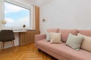 Pastel Apartment with Two Bedrooms and Balcony in Gdynia by Renters