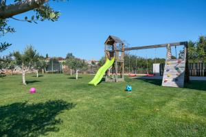 Villa Arestea in Vodnjan with sea view, wellness & playground 