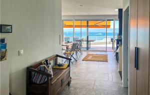 Maisons de vacances 2 Bedroom Beautiful Home In Pierre-chtel : photos des chambres