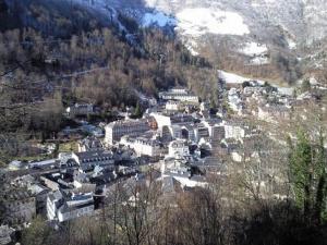 Appartements Appartement 2 chambres, 8 couchages, centre-ville Cauterets, WiFi gratuit, parking a proximite - FR-1-234-89 : photos des chambres