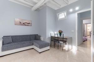 GuestHost - Villa Bellini & Stadio Comfy Apartment