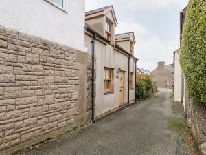 Bull Bach Old Smithy