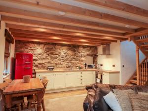 Bull Bach Old Smithy