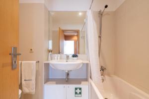 Host Wise - Comfy Charming Flat w Netflix - Ace Location